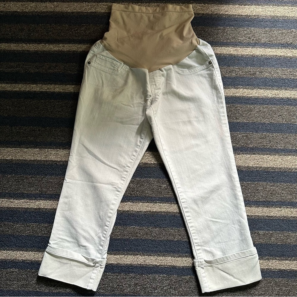 Motherhood Maternity Beige Capris Size Medium